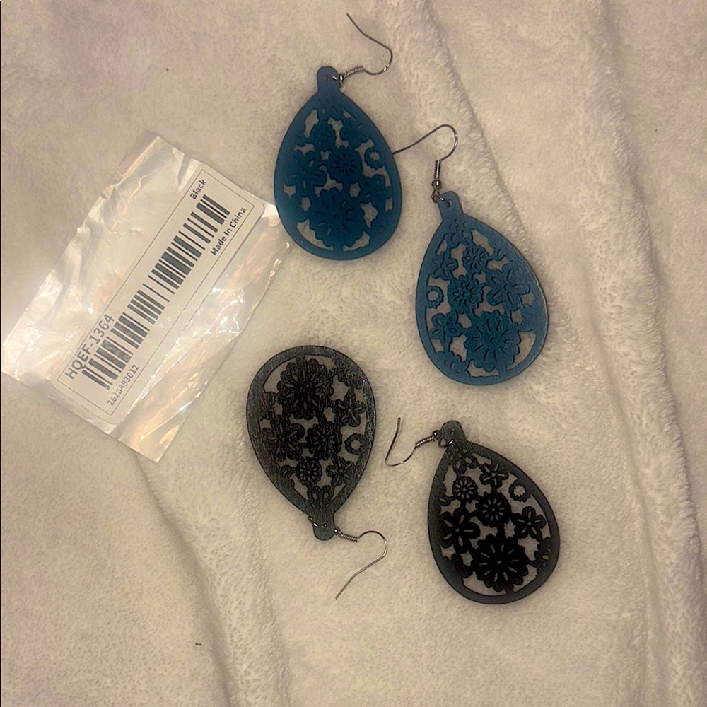Elegant Black and Blue Floral Earrings new